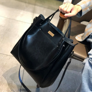 Sac à main noir élégant